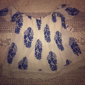 Charlotte Russe White&blue paisley top